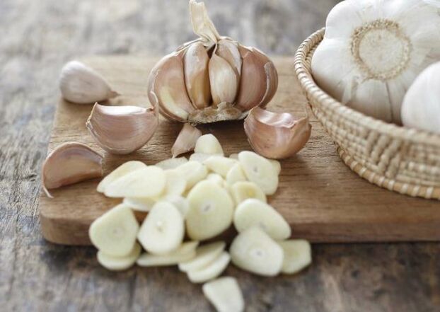Garlic for rubbing preparation, effective in treating arthrosis of knee joint